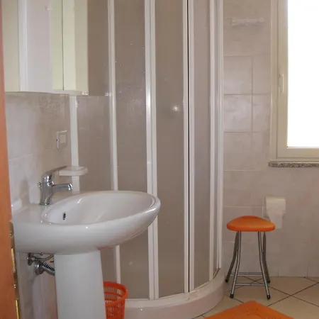 Elegante E Confortevole Apartman